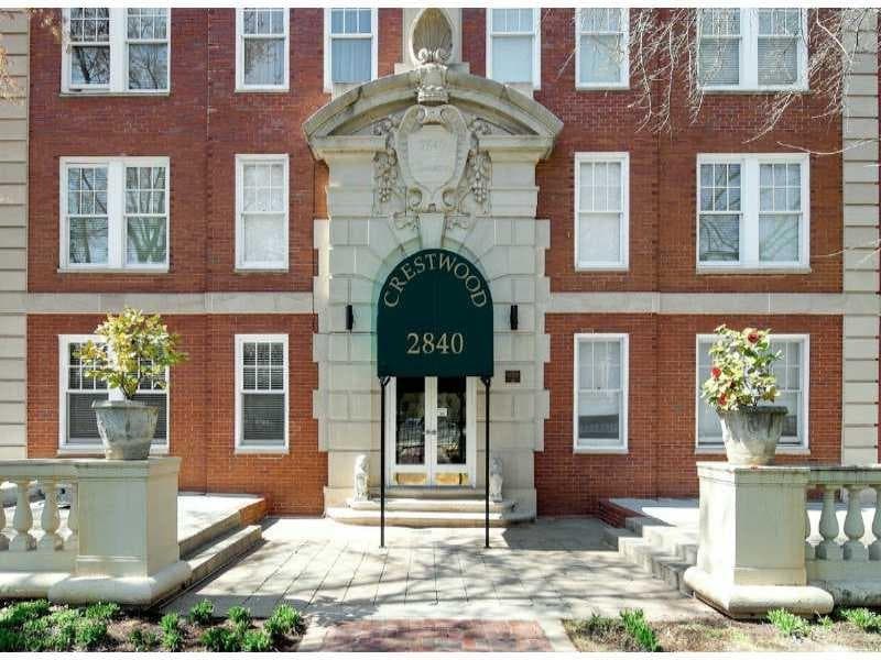 2 bedroom, 1,266 sq ft condominium sold at 2840 Peachtree Road 301, Atlanta, GA 30305