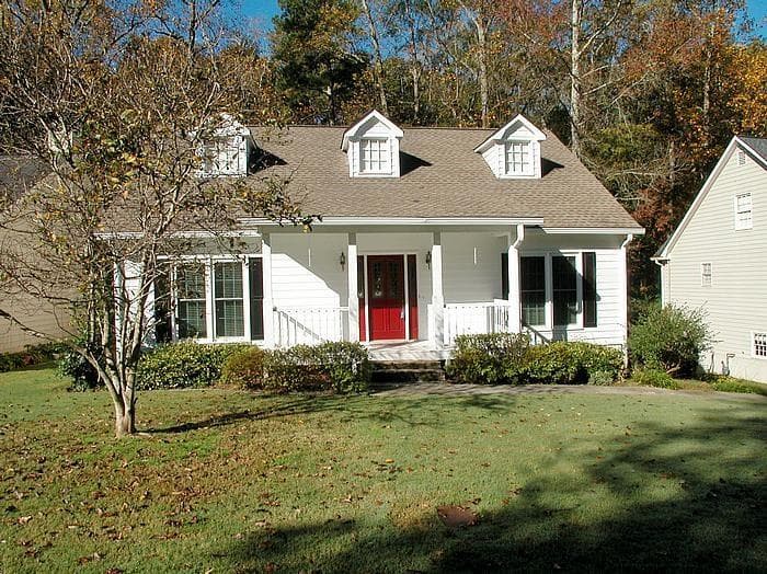 3 bedroom, 2,228 sq ft single family residence sold at 1210 Hunters Creek Court, Lawrenceville, GA 30043