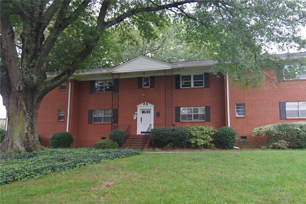 2 bedroom, 1,200 sq ft condominium sold at 3660 Peachtree Road F2, Atlanta, GA 30319