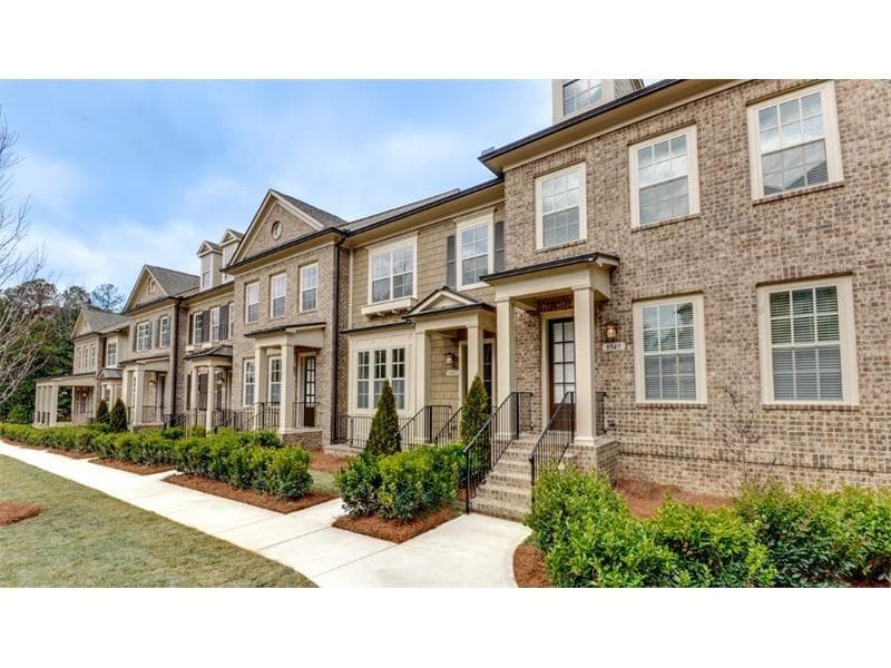 3 bedroom, 2,118 sq ft townhouse sold at 2430 Gatebury Circle 70, Chamblee, GA 30341