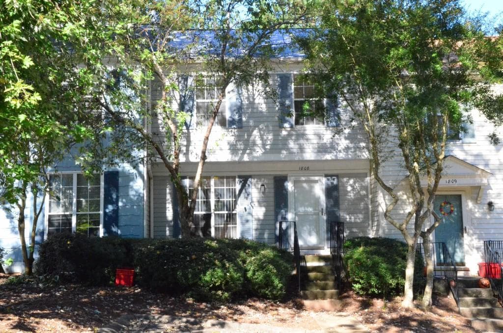 2 bedroom townhouse sold at 1808 Queen Anne Court 0, Sandy Springs, GA 30350