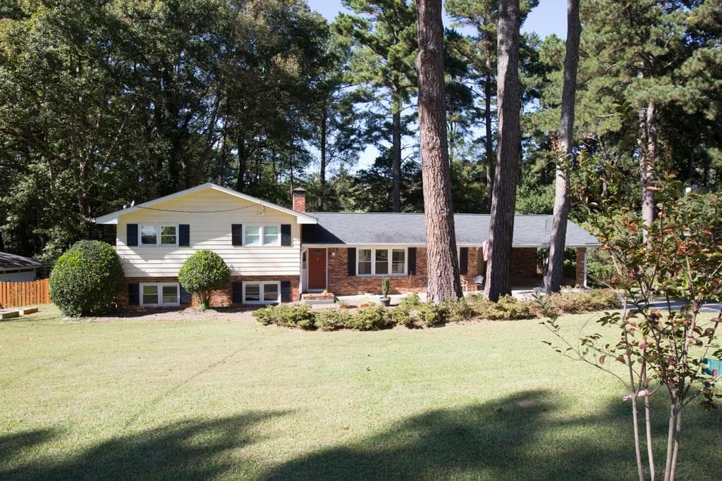 4 bedroom, 2,324 sq ft single family residence sold at 3484 Embry Circle, Atlanta, GA 30341