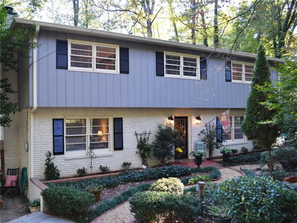 4 bedroom, 2,376 sq ft single family residence sold at 2327 Sherbrooke Drive, Atlanta, GA 30345