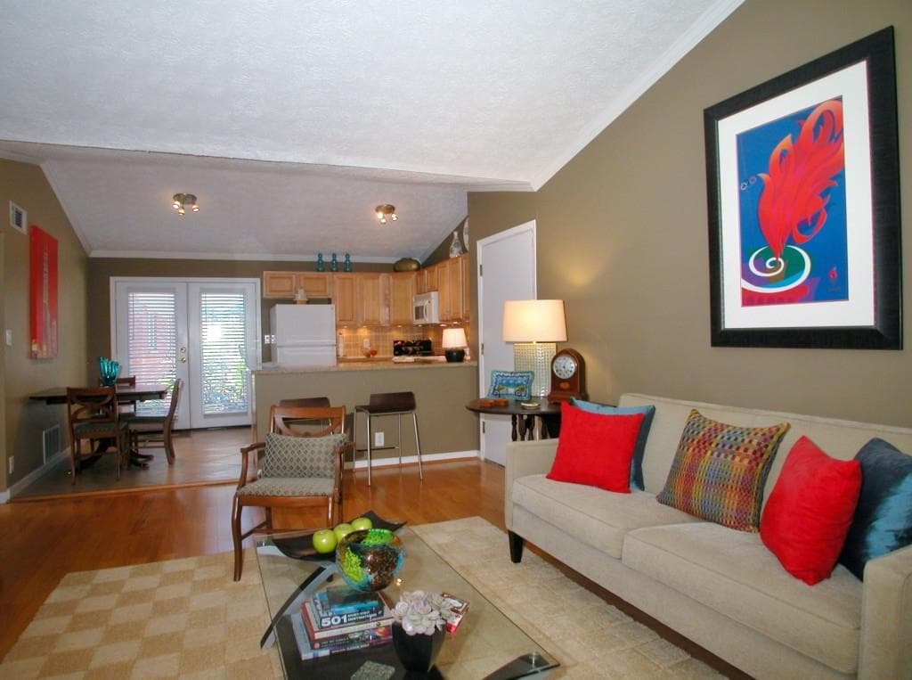 2 bedroom, 840 sq ft condominium sold at 1822 N Rock Springs Road 24, Atlanta, GA 30324