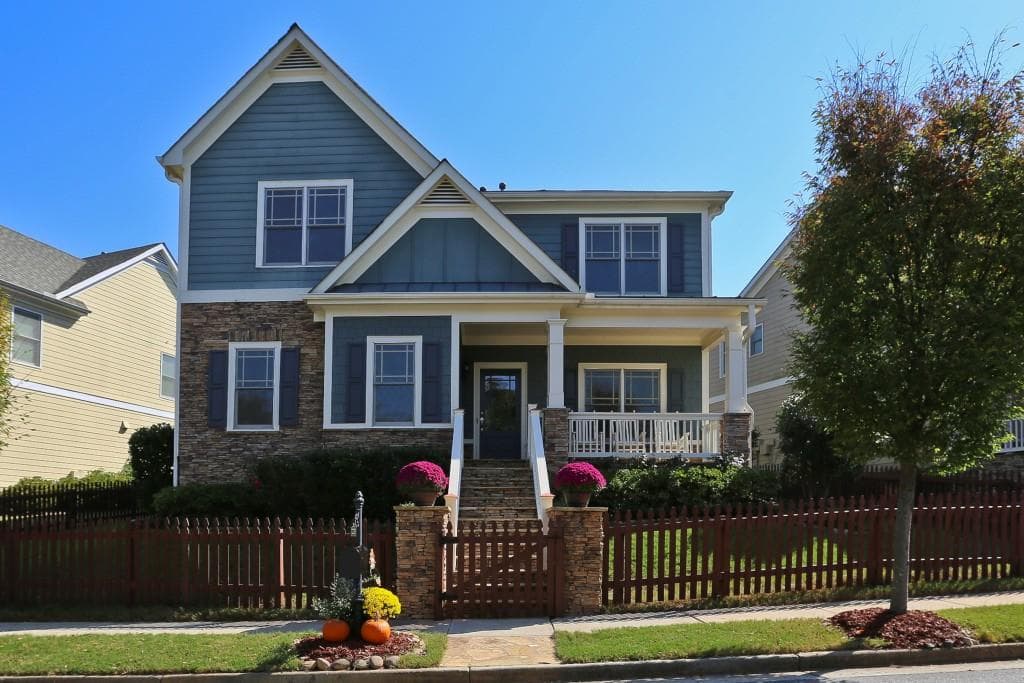 4 bedroom, 2,596 sq ft single family residence sold at 1593 Gilstrap Lane, Atlanta, GA 30318