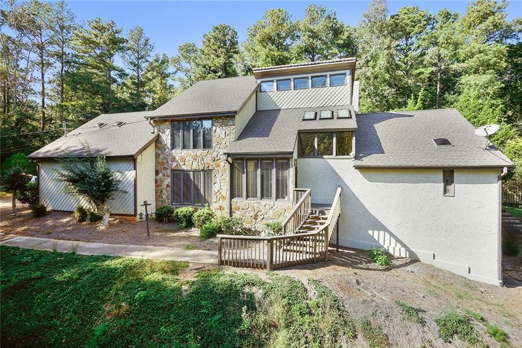 3350 Spalding Drive, Sandy Springs, GA 30350 — most recent listing photo