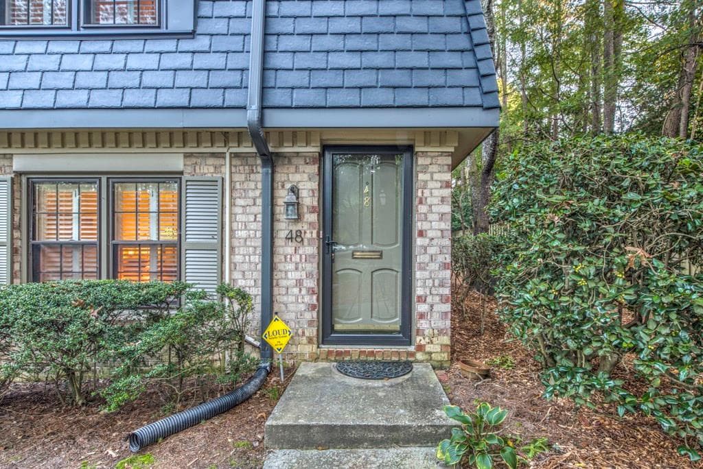 2 bedroom, 1,150 sq ft condominium sold at 48 Glenald Way, Atlanta, GA 30327