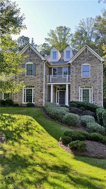5 bedroom, 3,681 sq ft single family residence sold at 3879 Flowerland Drive, Atlanta, GA 30319