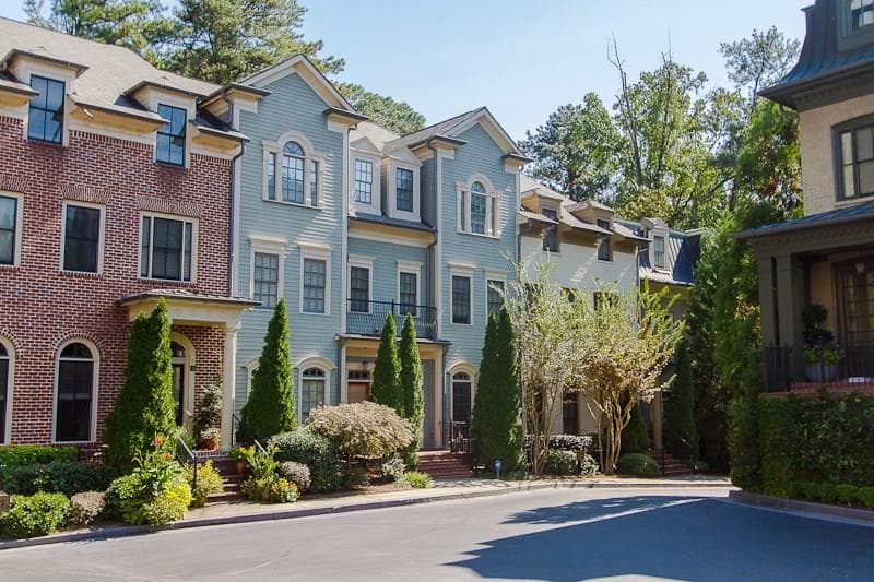 4 bedroom, 3,007 sq ft townhouse sold at 3127 Lenox Road 23, Atlanta, GA 30324