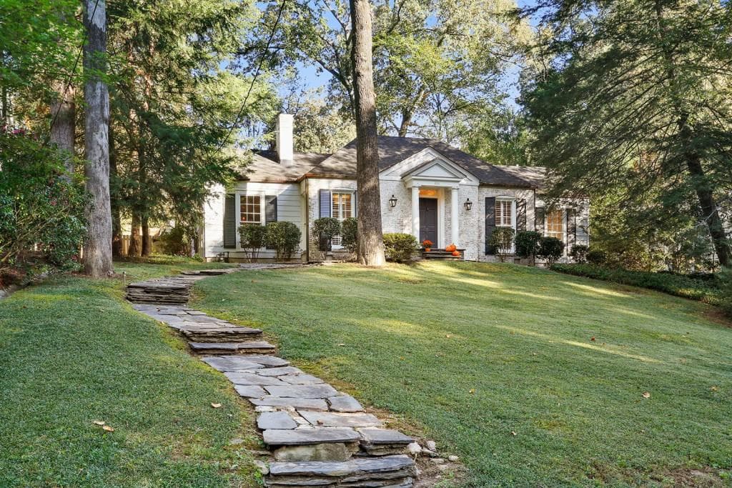 3 bedroom, 1,428 sq ft single family residence sold at 531 Spring Valley Road, Atlanta, GA 30318