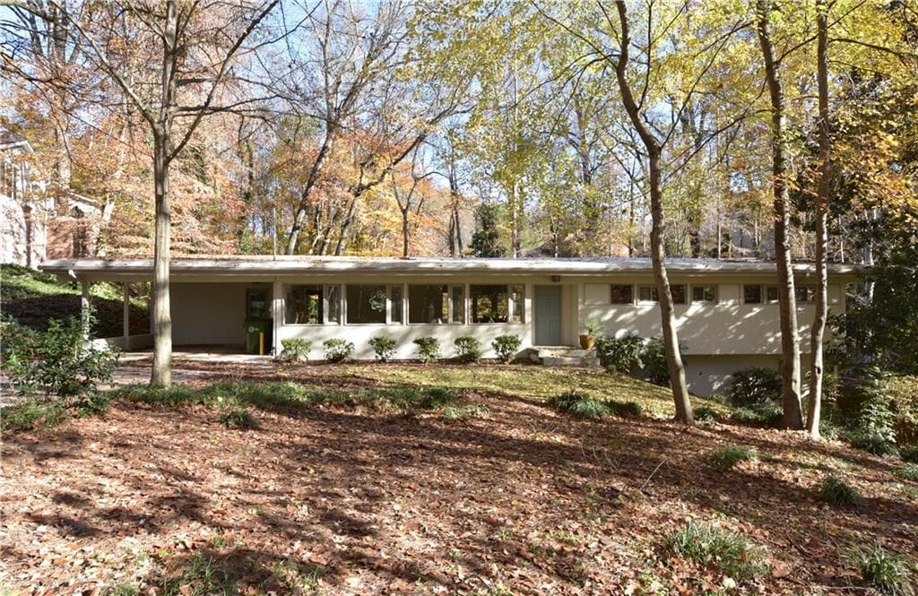 4 bedroom, 3,400 sq ft single family residence sold at 1179 Milmar Drive, Atlanta, GA 30327