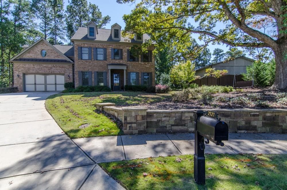 5 bedroom, 3,484 sq ft single family residence sold at 2527 Wallace Lane, Dunwoody, GA 30360