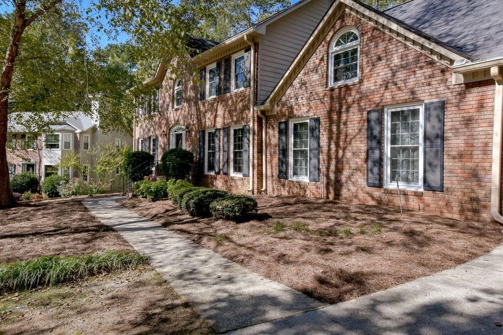 4 bedroom, 3,138 sq ft single family residence sold at 1433 Shadowrock Court, Marietta, GA 30062