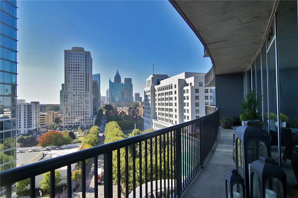 2 bedroom, 1,398 sq ft condominium sold at 1080 PEACHTREE Street 1009, Atlanta, GA 30309