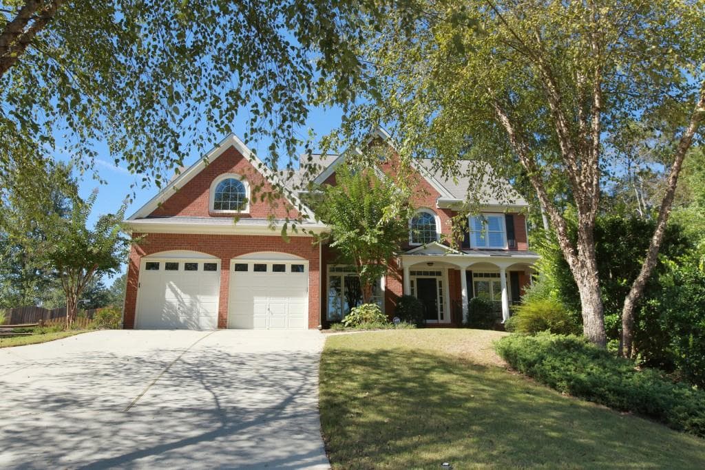 5 bedroom, 2,828 sq ft single family residence sold at 5245 Millsford Court, Cumming, GA 30040
