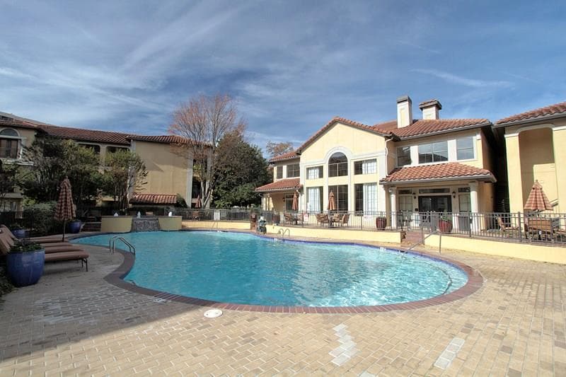 2 bedroom, 1,160 sq ft condominium sold at 3777 Peachtree Road 319, Brookhaven, GA 30319