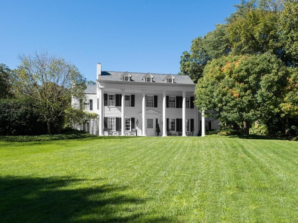 5 bedroom, 6,786 sq ft single family residence sold at 21 Cherokee Road, Atlanta, GA 30305