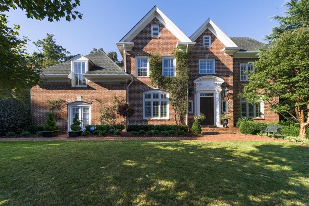 6 bedroom, 5,211 sq ft single family residence sold at 1330 Draycott Place, Atlanta, GA 30327