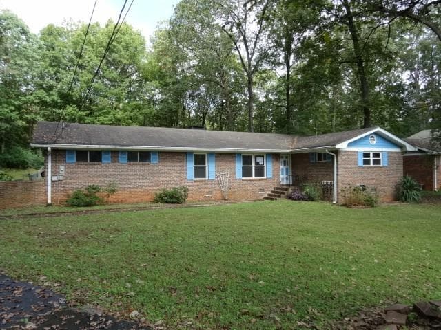 3 bedroom, 1,855 sq ft single family residence sold at 1806 DOGWOOD Court, Snellville, GA 30078