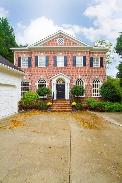 5 bedroom, 7,220 sq ft single family residence sold at 3024 Howell Mill Road, Atlanta, GA 30327