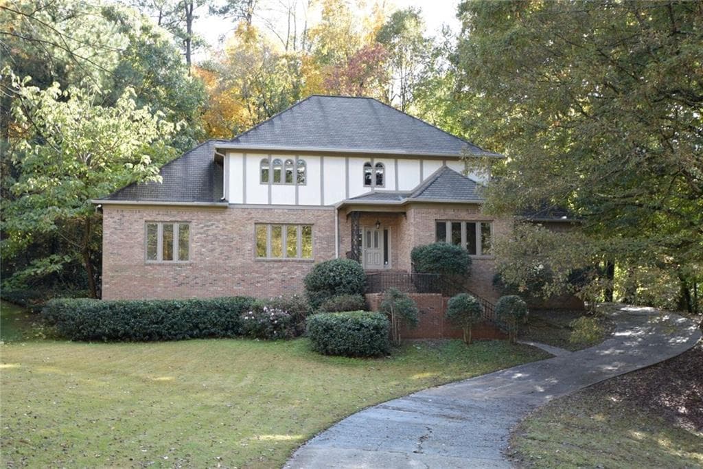 5 bedroom single family residence sold at 280 Landfall Road, Sandy Springs, GA 30328