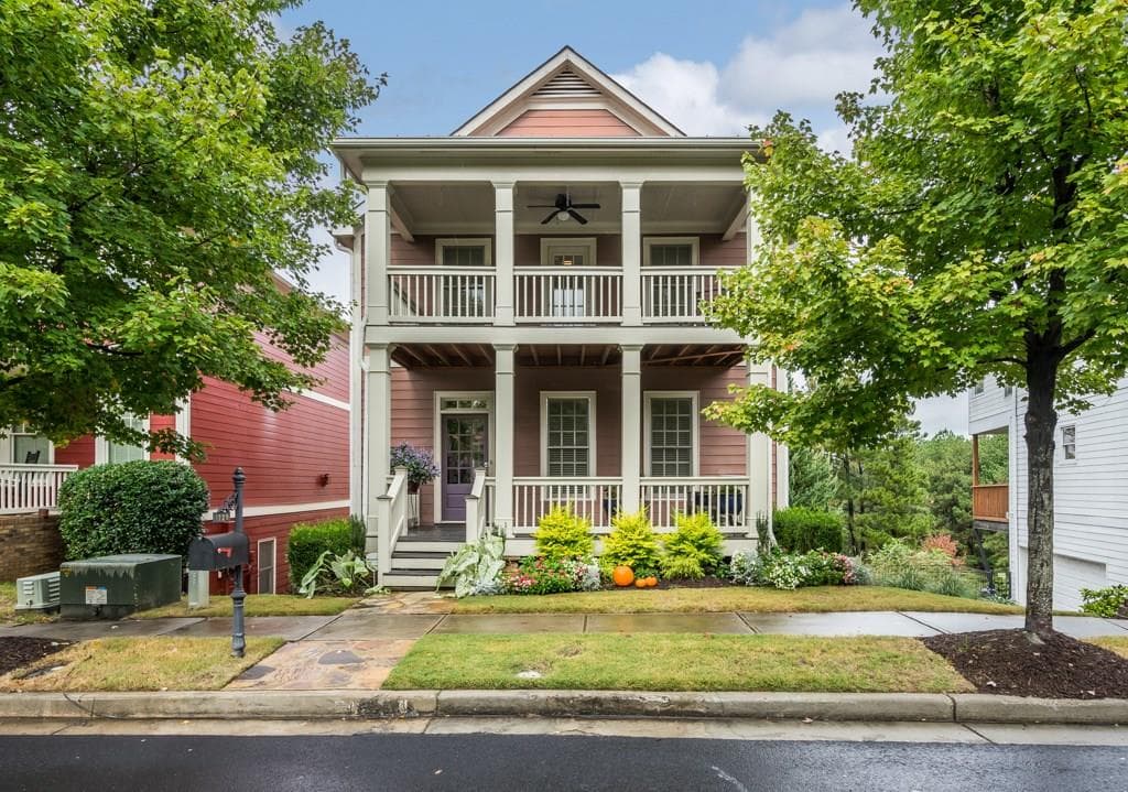 4 bedroom, 2,054 sq ft single family residence sold at 1720 Barfield Run, Atlanta, GA 30318