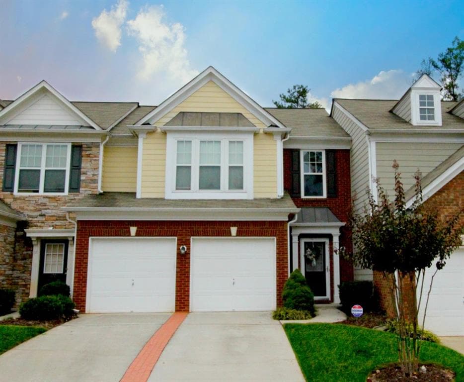 3 bedroom, 1,702 sq ft townhouse sold at 110 Finchley Drive 110, Roswell, GA 30076