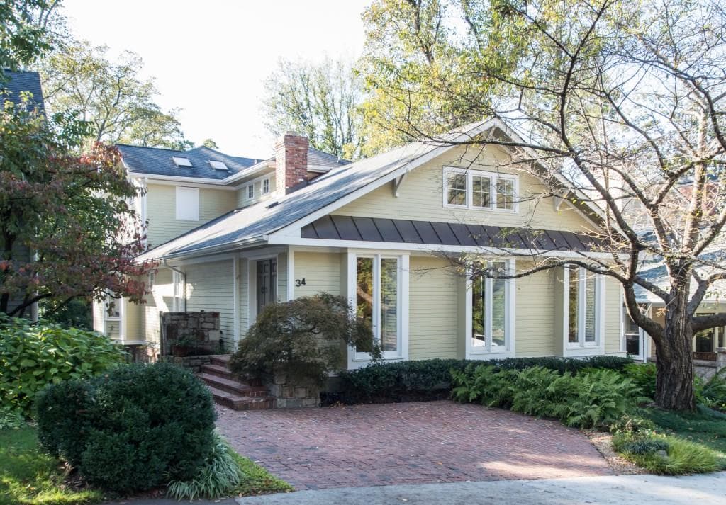 4 bedroom, 3,619 sq ft single family residence sold at 34 S Prado, Atlanta, GA 30309