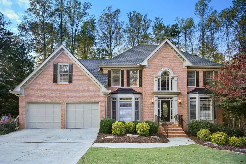 5 bedroom, 4,483 sq ft single family residence sold at 120 Park Brooke Court, Alpharetta, GA 30022