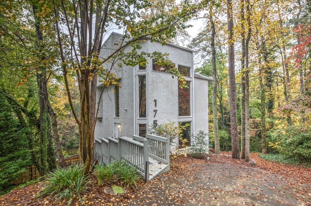 175 Northglenn Court, Sandy Springs, GA 30342 — most recent listing photo