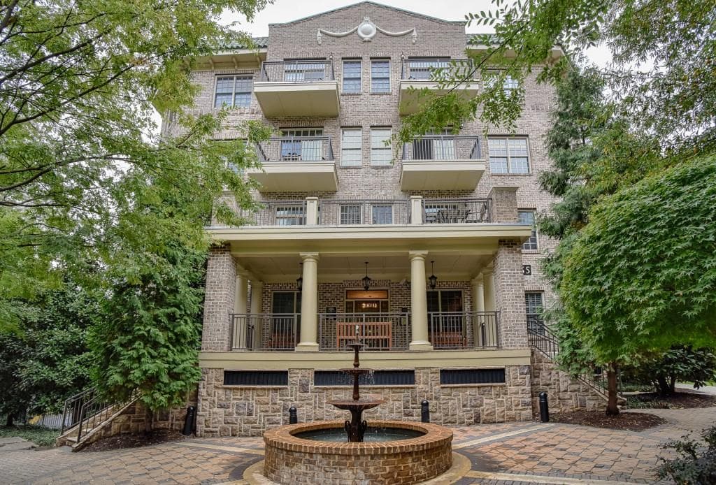 1 bedroom, 831 sq ft condominium sold at 1055 Piedmont Avenue 110, Atlanta, GA 30309