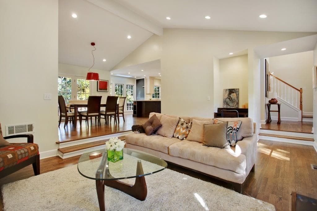 4 bedroom, 2,173 sq ft single family residence sold at 1856 Berkeley Mews, Atlanta, GA 30329