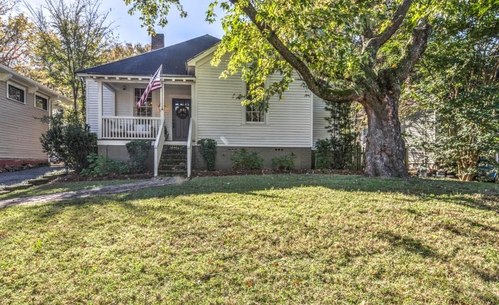 2 bedroom, 1,350 sq ft single family residence sold at 2940 Parrott Avenue, Atlanta, GA 30318