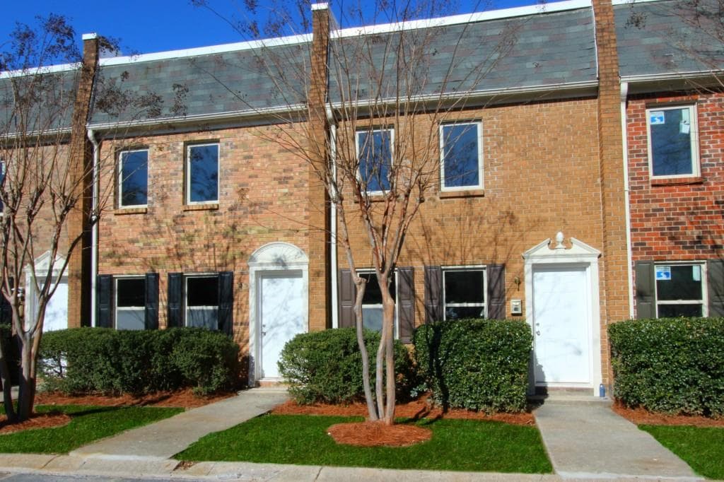 2 bedroom, 1,090 sq ft townhouse sold at 265 Winding River Drive E, Sandy Springs, GA 30350