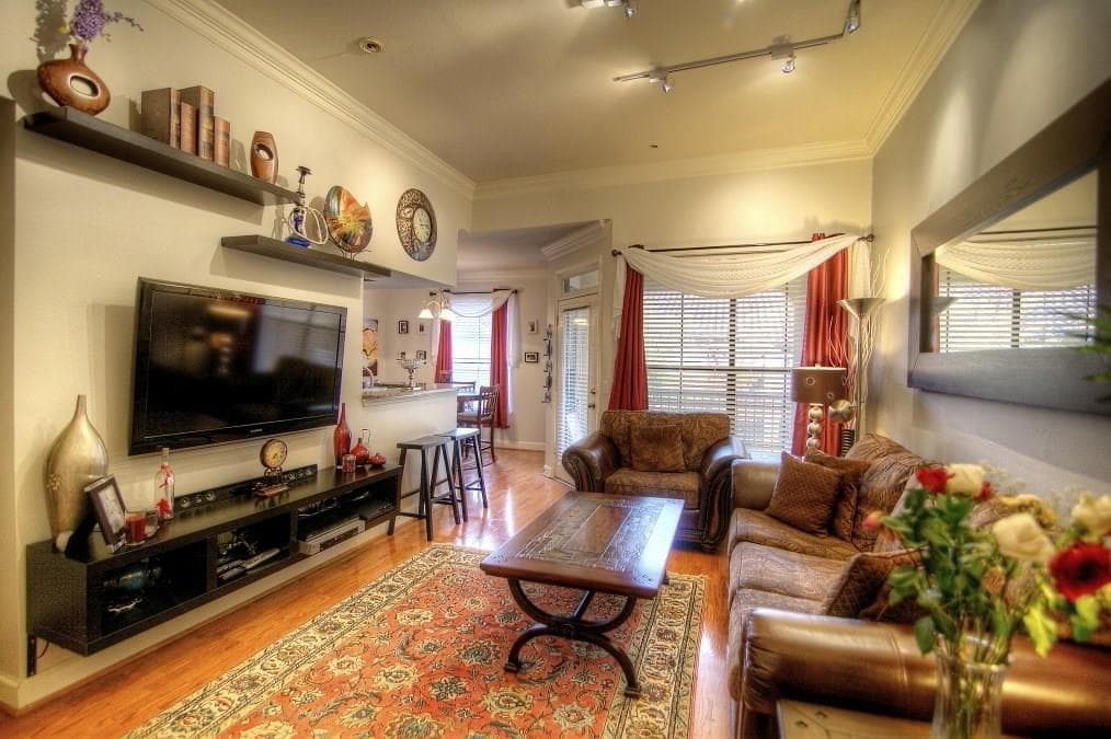 1 bedroom, 919 sq ft condominium sold at 3777 PEACHTREE Road 1435, Atlanta, GA 30319
