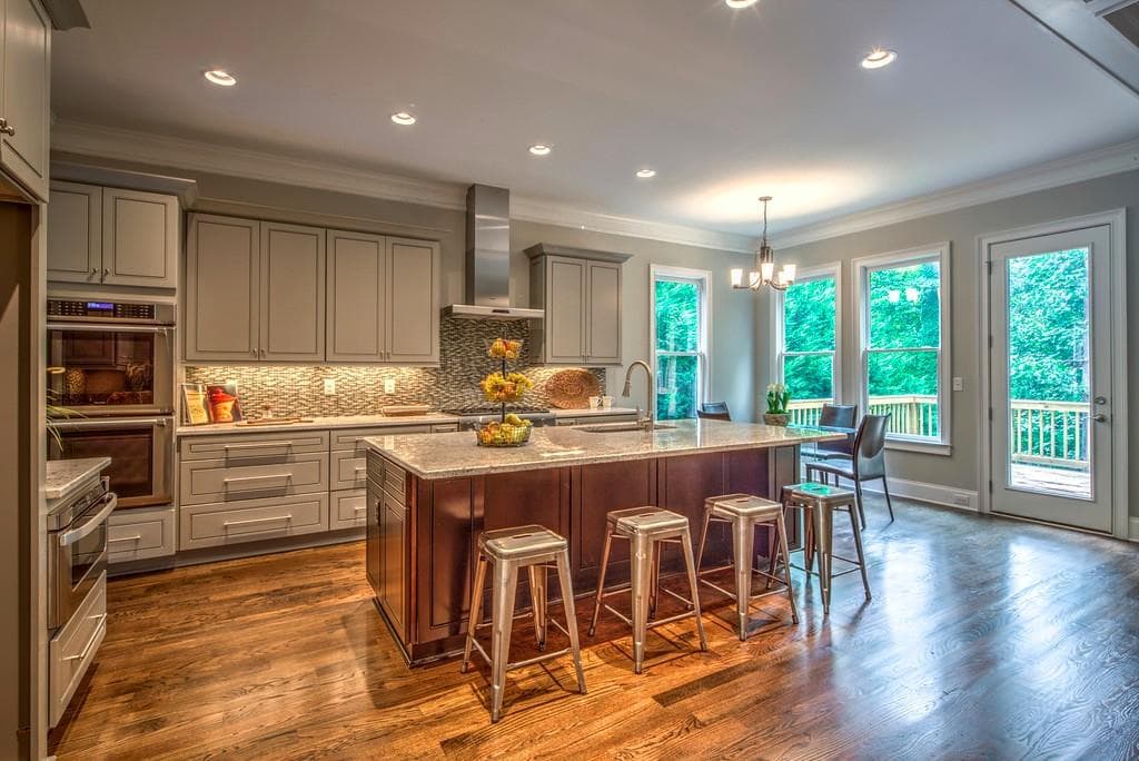 7 bedroom, 4,720 sq ft single family residence sold at 2787 Ashburn Lane, Atlanta, GA 30319