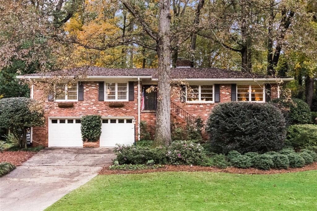 3 bedroom, 2,578 sq ft single family residence sold at 5595 Sherrell Drive, Atlanta, GA 30342