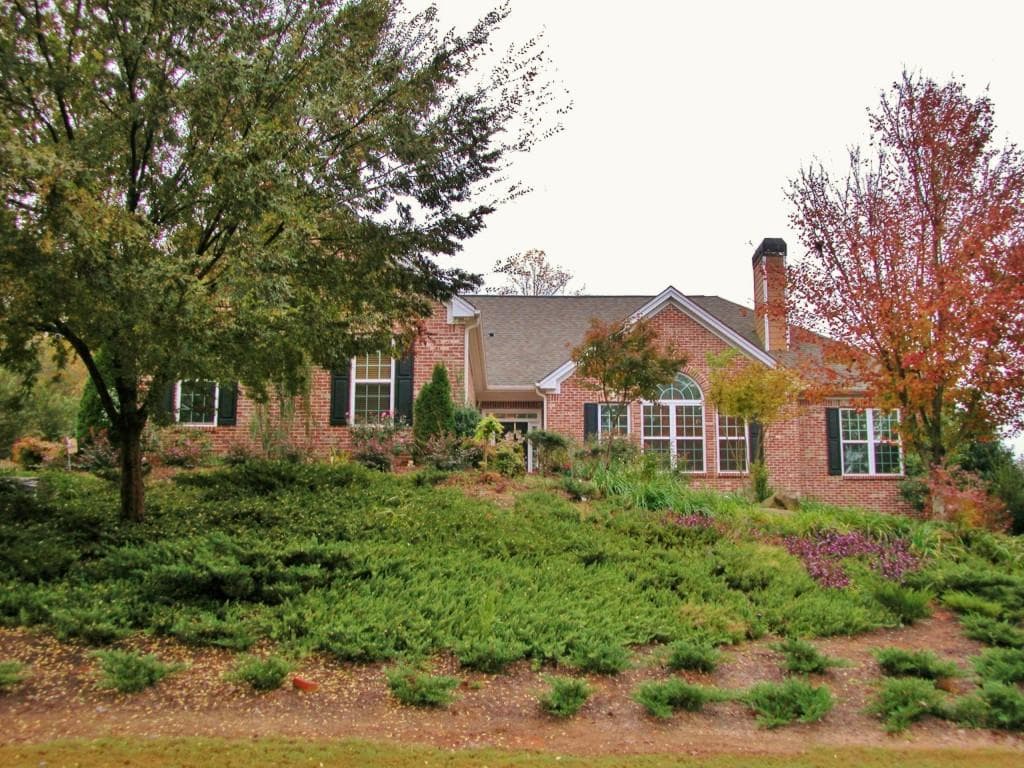 28 Montvale Drive, Hoschton, GA 30548 — most recent listing photo