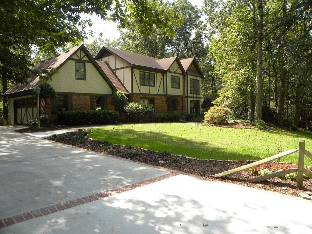 5 bedroom, 3,790 sq ft single family residence sold at 4511 Hunting Hound Lane, Marietta, GA 30062