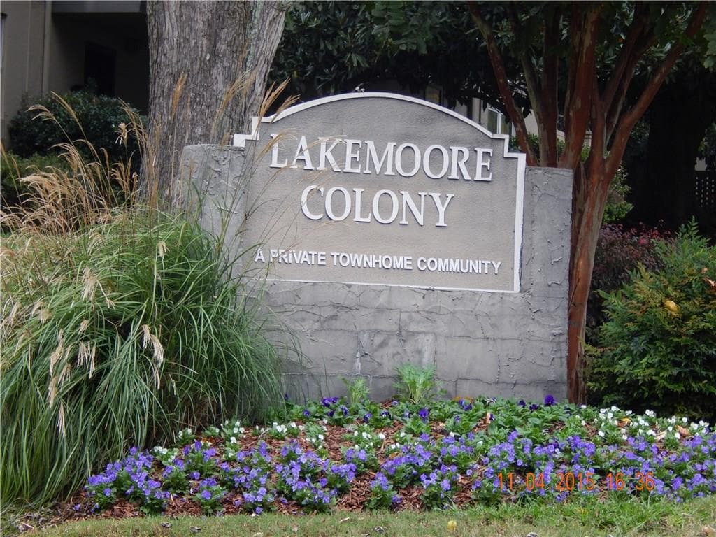 2 bedroom, 1,168 sq ft condominium sold at 275 LAKEMOORE Drive B, Atlanta, GA 30342