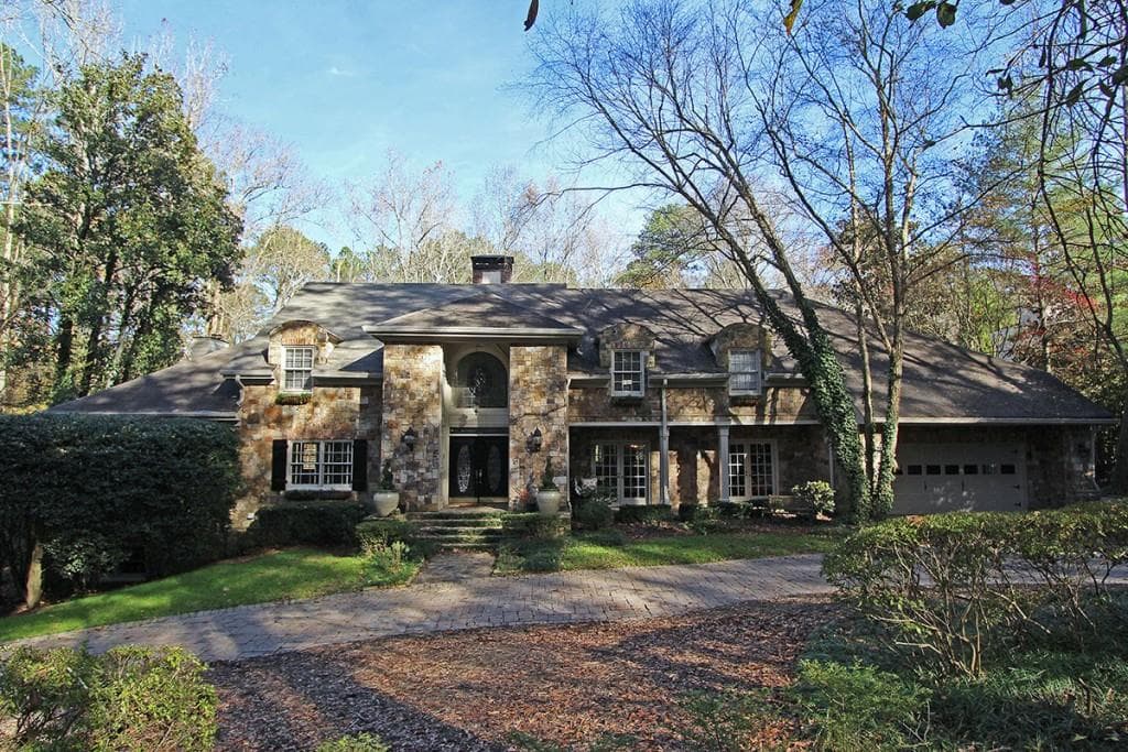 6 bedroom, 4,884 sq ft single family residence sold at 3885 NORTHSIDE Drive, Atlanta, GA 30342