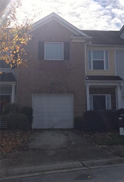 3 bedroom townhouse sold at 2381 MARBLERIDGE Drive, Gainesville, GA 30501