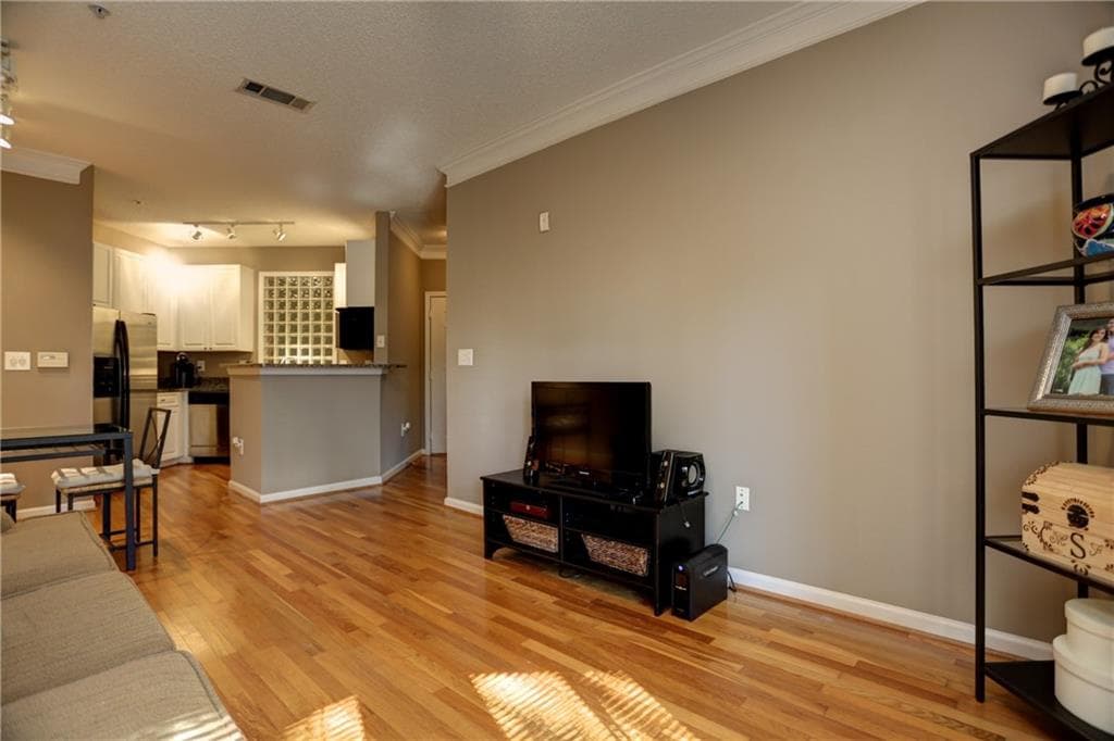 2 bedroom condominium sold at 10 Perimeter Summit Boulevard 2206, Brookhaven, GA 30319