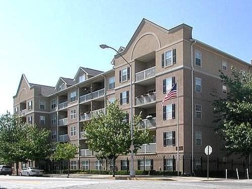 2 bedroom, 1,119 sq ft condominium sold at 1074 Peachtree Walk B201, Atlanta, GA 30309