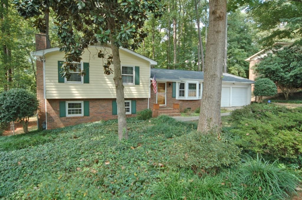 4 bedroom, 1,746 sq ft single family residence sold at 3216 Foxwood Trail, Smyrna, GA 30082