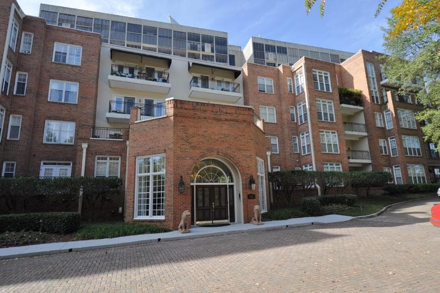 2 bedroom, 1,210 sq ft condominium sold at 175 15th Street 202, Atlanta, GA 30309