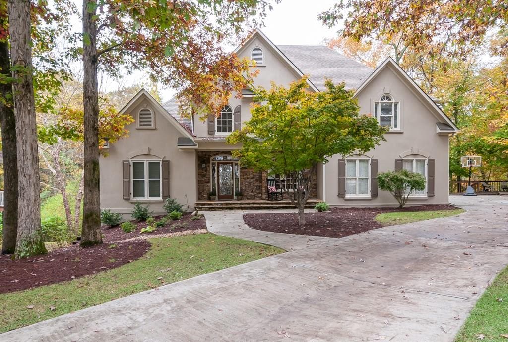 5 bedroom, 3,302 sq ft single family residence sold at 12170 Wexford Mill Court, Roswell, GA 30075