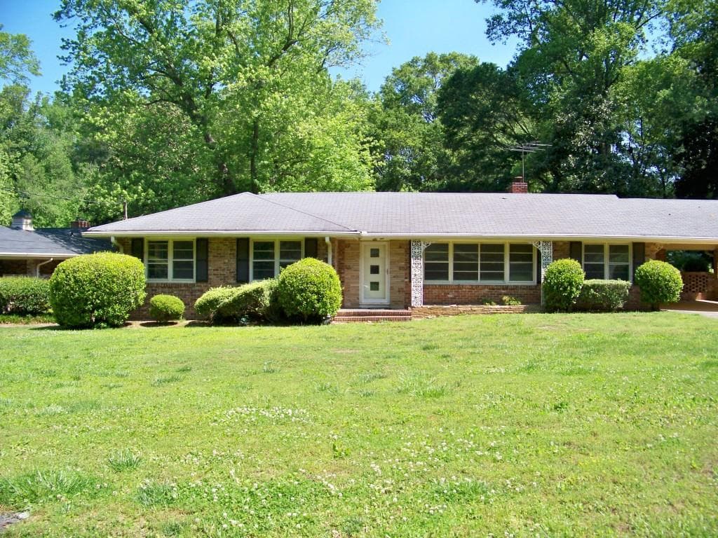 752 Starlight Court, Atlanta, GA 30342 — most recent listing photo