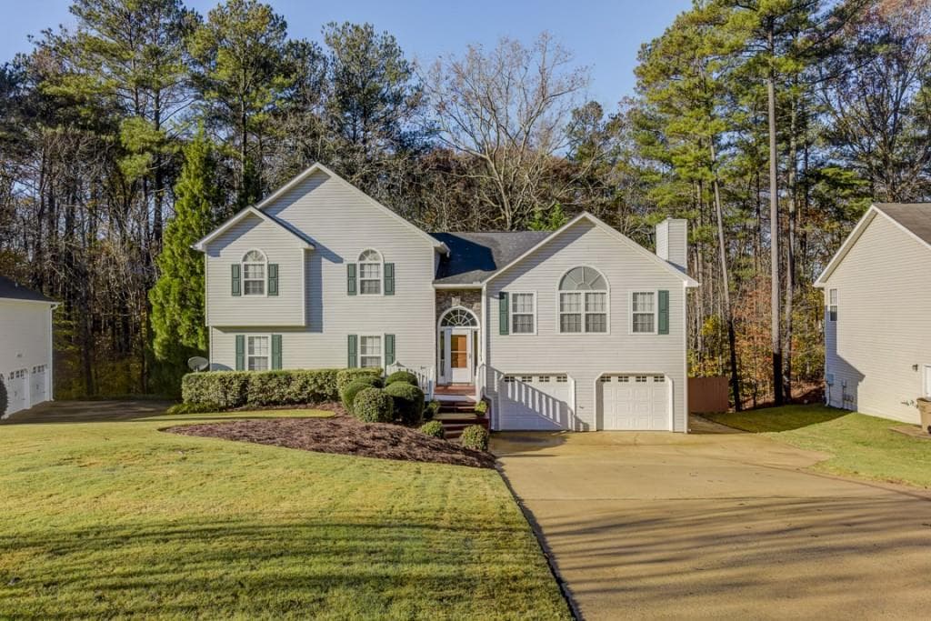 2016 Queensbury Drive, Acworth, GA 30102 — most recent listing photo