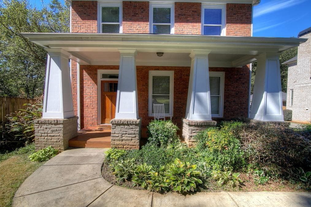 3 bedroom, 2,406 sq ft single family residence sold at 1069 Shadowridge Drive, Atlanta, GA 30316